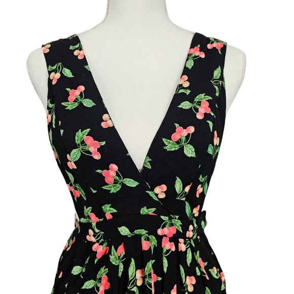 🔥H&M V Neck Sleeveless Retro Cherry Fruit Cut Out Midi Dress - Picture 4 of 10